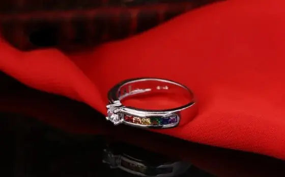 Anello di fidanzamento da donna con zirconi colorati