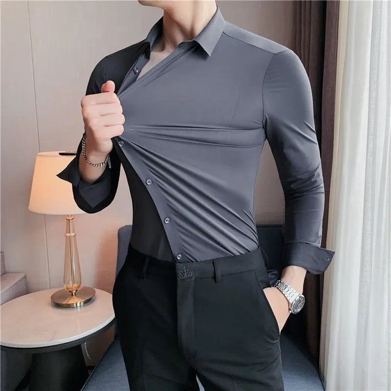 Camicia slim elasticizzata a maniche lunghe