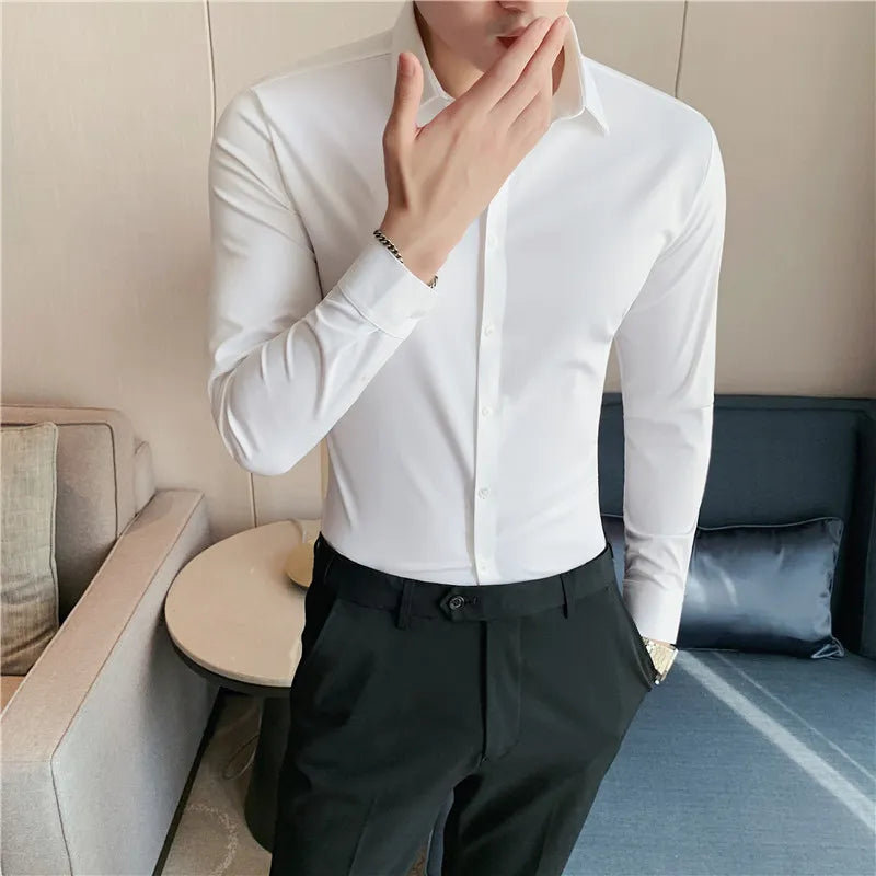 Camicia slim elasticizzata a maniche lunghe